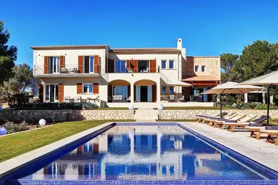 Elegant Mallorca Home | Can Estera | 6 bedrooms all En-suite | Extra Large Private Pool | Porto Colom
