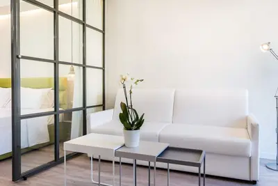 Image de Emily in Athens - Chic central flat w/green terrace b/n Syntagma & Monastiraki