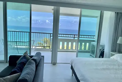 Image de Caribbean Beach front King bed with large balcony