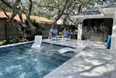 Image de Luxe Beach Retreat -heated pool/dog friendly/game room/yoga studio/fire-pit