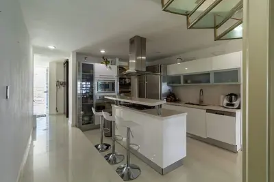 Image de Villa \/ House Oceanfront 3br amazing beach