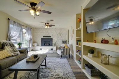 Image de Chic Silver City Getaway w/ Patio + Gas Grill