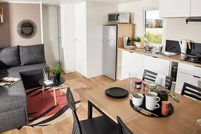 Image de Homeflower Premium 35m² - 3 chambres + terrasse semi-couverte + Tv + draps + serviettes + Clim 6 personnes