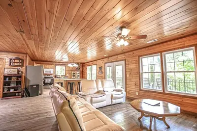 Image de Norris Lake Front Home with Dock, Tackett Creek and Royal Blue