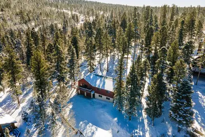 Image de 5br 3ba house tucked into the pines above Monte Verde Lake