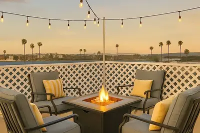 Image de Stunning 360° Water Views, Steps to the Beach, Pet-Friendly & Kayak Access!
