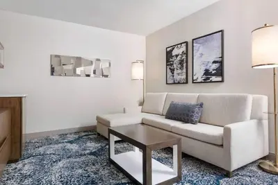 Image de 3 Sleek Units in the Heart of Virginia! Pool, Near First Landing State Park