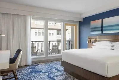 Image de Convenient Location! 2 Sleek Units, Onsite Pool, Near First Landing State Park