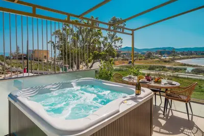 Image de Aphrodite Studios & Apartments - 2 Bedroom Luxury Suite 4 guests