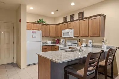 Golf Course Views • Central Location • Discount Tickets & Golf