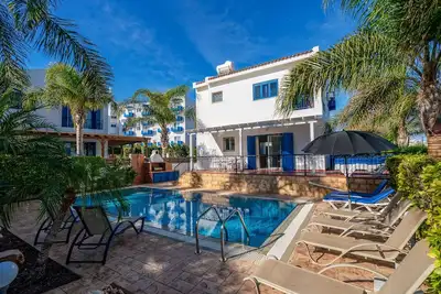 Image de 4 bed villa - 5 min from beach and amenities