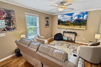 Image de Family Friendly Townhouse Near Lake and Shopping
