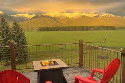 Image de Large Bigfork home with mountain Views. Perfect for families - pool table