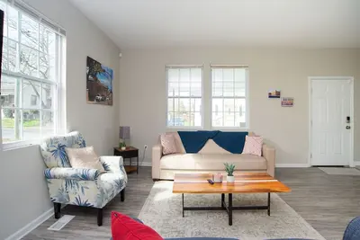 Image de Renovated Fuse Entertainment District Dt 4 Br/3ba