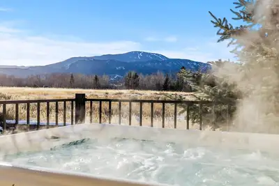 Image de Hot Tub, Convenient Location- Mountain View Villa
