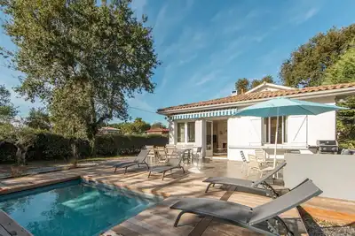 Image de Villa Claire à Andernos - vue bassin avec piscine chauffée