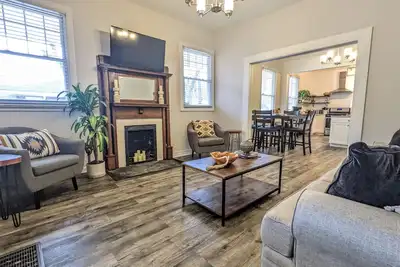 Image de Bearcat Bungalow located in the heart of Downtown
