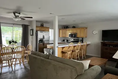 Image de Las Palmas 2 Bedroom Condo * Poolside * Great Amenities
