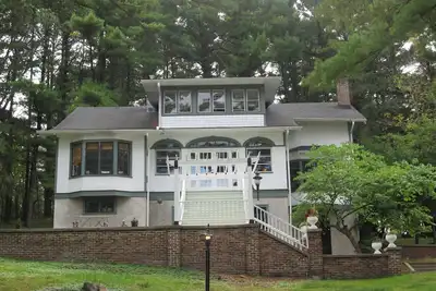 Image de The Hillside B&B, Historic Home, Breakfast, Lake View