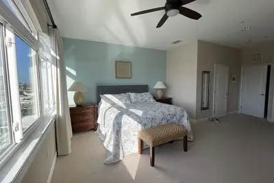 Image de Luxe townhouse 2 blk walk to Clearwater Beach, Pier 60, Rooftop patio sunsets