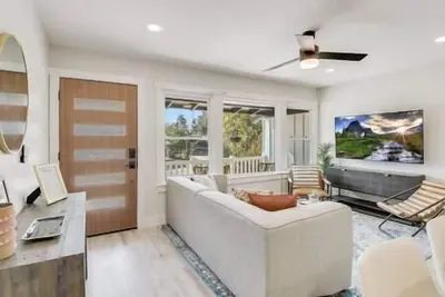 Image de Modern Cottage+8 Guests+Covered Patio+Weber Grill