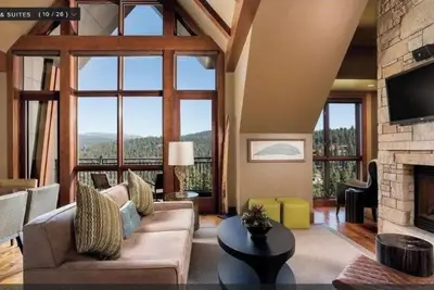 Image de Three bedroom luxury villa on slopes of Lake Tahoe.