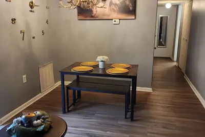 Image de Cozy 2 Bedroom Condo 2 Miles from Unc-Chapel Hill