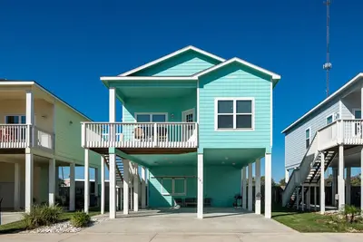 Image de Barnacle House | Community Pool + Amazing Views