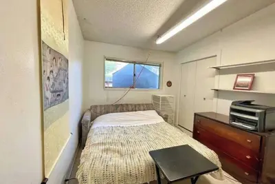 Image de Skylight/Indoor Gardens, near River/Bike/Tennis