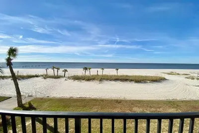 Image de #113 Beautiful 2 bed 2 bath condo with beach views