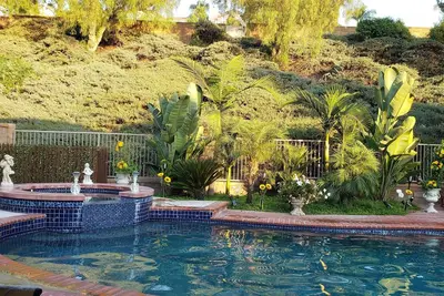 Image de Upscale family home w/heated pool-- Near beaches/legoland/Disneyland!