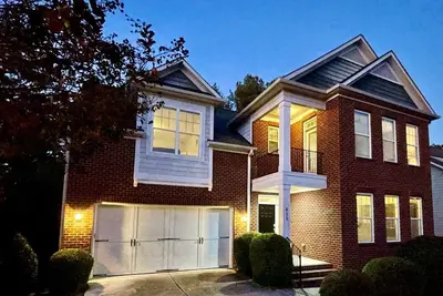 Image de Charming and spacious 6br home near Unc, Duke, Rtp