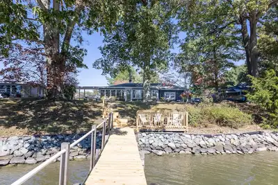Image de The Little Blue Cottage - Topping : Waterfront!