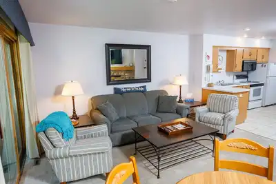 Image de Condo near Top of the Hill Shops in Fish Creek w/ pool and hot tub!