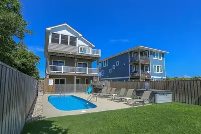 Image de 4 Br Semi Oceanfront Vacation Home w/Private Pool, Hot Tub, Dogs Allowed