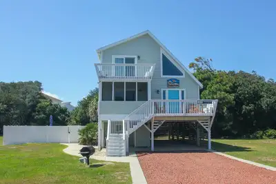 Image de Sandy Pointe - 4 Br Oceanside Home in Duck w/Private Pool, Hot Tub, Dogs Allowed