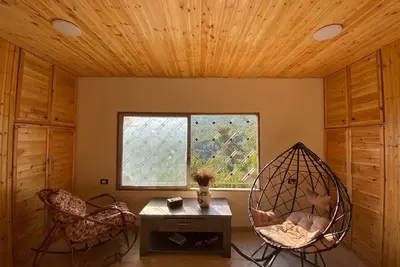 Image de The Oaks Farm, near Abu Mahmoud Rock Clift and on the Jordan trial