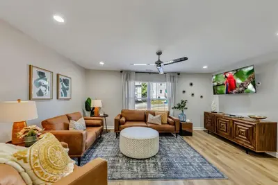 Ath -Smyrna-2br-Pet Friendly-Fenced-Dbl Mstr(1018)