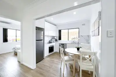 Image de ⭐️⭐️⭐️⭐️⭐️ New 2 Bedrooms Apartment in Ingleburn