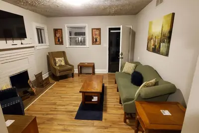 Image de 6 Bedroom Bungalow in the Heart of Hampton