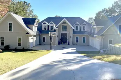 Image de Luxury Large Home