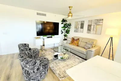 Image de Poshpadz -OceanView Villa-Resort Complex, Penthouse, Sleeps 4, Walk to Beach