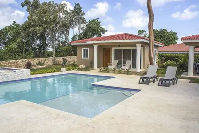 Image de Luxury 4bd villa with private pool/WiFi/Tv/Ac/Bbq, free transportation!