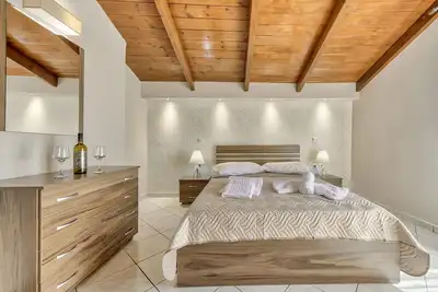 Image de Beautiful City Center 3rd Floor 1 Bedroom Apartment