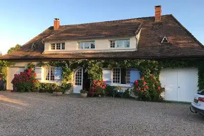 Image de Beautiful Perigourdine style house. Sleeps 12. Private pool. 2 acre garden.