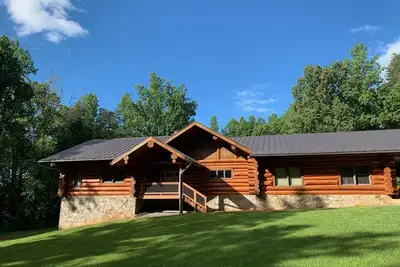 Image de Relaxing log home on a private mountainside in Rappahannock County, Virginia