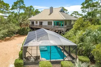 Image de Fall Special! Canal Front, small dog ok, dock, screened private pool!
