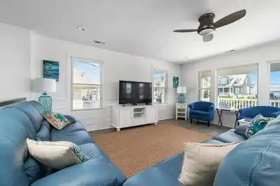 Image de Impeccable home w/ pool on the desirable Ocean Ridge Drive of Atlantic Beach, Nc