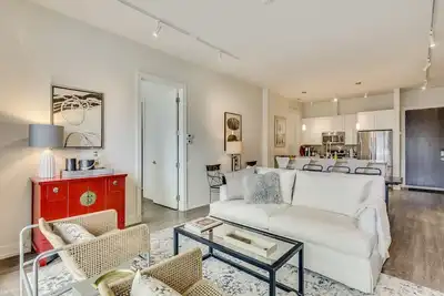 Image de Sheridan Park Stunner! No Matter if You Are in Town for Business or Fun This Property Has You Covered by AllSet Turnover