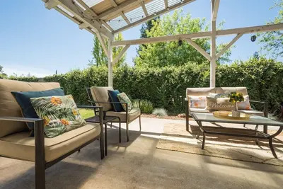 Image de Cheerful & spacious 5bed 3bath Citrus Heights home